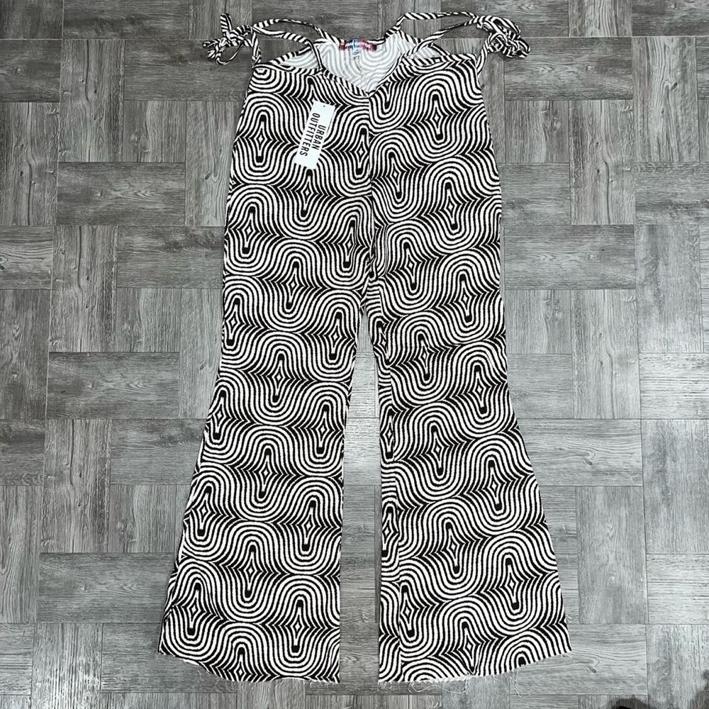 NEW Urban Outfitters Patterned Flare Pants with Hip Cutout Size 0